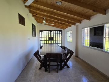 Quinta 3 ambientes con pileta en Villa Adriana