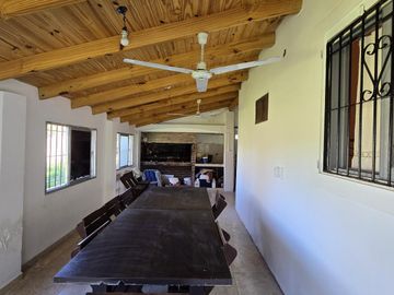 Quinta 3 ambientes con pileta en Villa Adriana