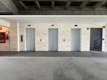 Oficina o consultorio en venta 815.01 m², Juárez, Cuauhtémoc- para Acondicionar