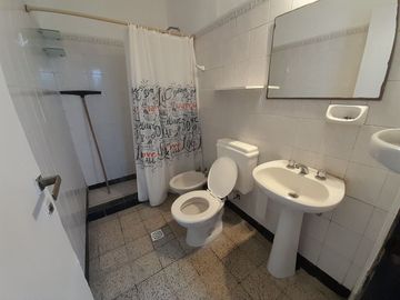 PH VENTA LA PLATA 1 DORMITORIO CON PATIO PARRILLA