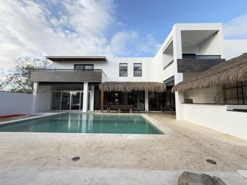 CASA EN VENTA MERIDA, KIKTEIL, PRIVADA BLUE CEDAR, MOD. ZAFIRAH, LISTA.