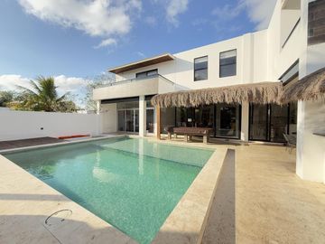 CASA EN VENTA MERIDA, KIKTEIL, PRIVADA BLUE CEDAR, MOD. ZAFIRAH, LISTA.