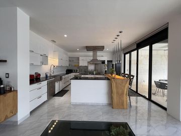 CASA EN VENTA MERIDA, KIKTEIL, PRIVADA BLUE CEDAR, MOD. ZAFIRAH, LISTA.