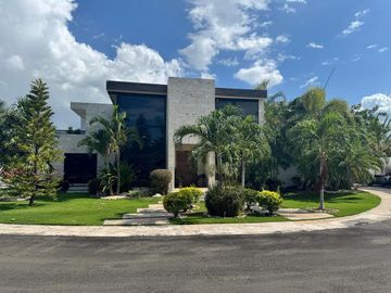 CASA EN VENTA MERIDA, KIKTEIL, PRIVADA BLUE CEDAR, MOD. ZAFIRAH, LISTA.