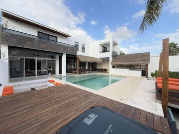 CASA EN VENTA MERIDA, KIKTEIL, PRIVADA BLUE CEDAR, MOD. ZAFIRAH, LISTA.