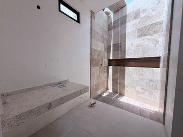 CASA EN VENTA MERIDA, CHOLUL, LUMINA, PRIVADA AIRA, EQUIPADA, AGOSTO 2026.