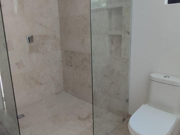 CASA EN VENTA MERIDA, KOMCHEN, PRIVADA NORTEMERIDA, ENTREGA INMEDIATA.