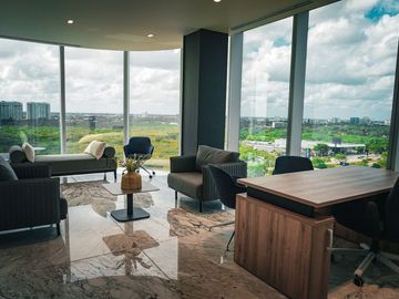 CONSULTORIO EN VENTA MERIDA, TEMOZON NORTE, RASCACIELOS THE SKY, LISTO.
