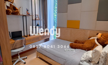 RUMAH 2 LANTAI, JAKARTA TIMUR