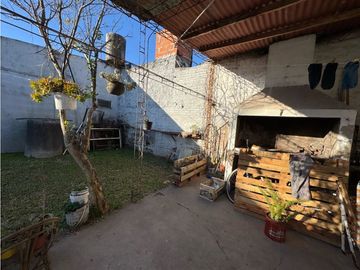 Vendo Casa con Departamento en Concepción del Uruguay, Entre Ríos