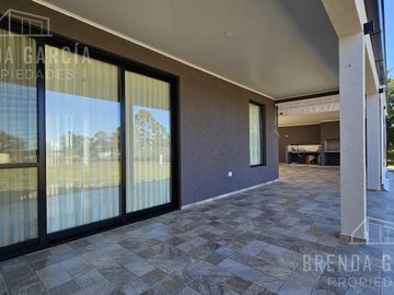 Casa en Venta En Colon Entre Ríos.