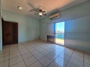 CASA RESIDENCIAL EN RENTA, TIPO COLONIAL, ALBERCA. CARMEN, CAMPECHE.