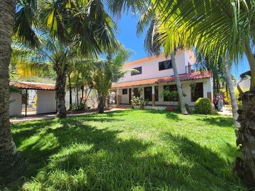 CASA RESIDENCIAL EN RENTA, TIPO COLONIAL, ALBERCA. CARMEN, CAMPECHE.