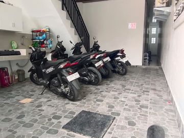 Kost Baru, Aktif Full Huni Dekat Kampus UNESA TELKOM Ketintang
