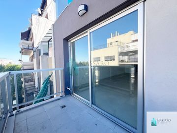 Monoambiente en venta a estrenar con balcón, Liniers.