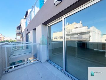 Monoambiente a estrenar al frente con balcón, Liniers.