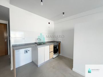 Monoambiente a estrenar al frente con balcón, Liniers.