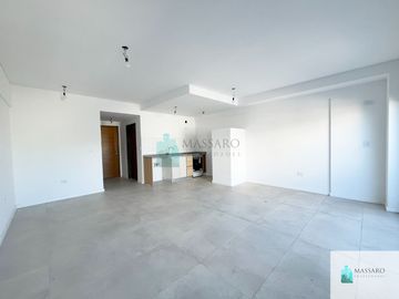 Monoambiente a estrenar al frente con balcón, Liniers.