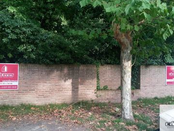 Terreno / Lote en venta de 360m2 ubicado en Parque Montemar-El Grosellar