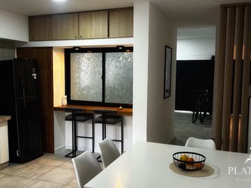 Casa en venta de 2 dormitorios c/ cochera en Macro centro