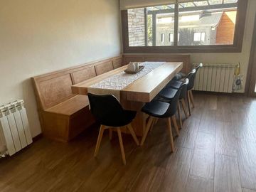 FINA PATAGONIA. Casa en venta c/ cochera en San Martin de los Andes