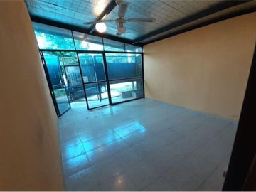 Casa en venta de 3 dormitorios c/ cochera en La Plata