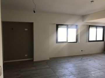 Departamento en venta de 4 dormitorios c/ cochera en San Miguel