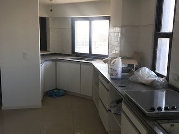 Departamento en venta de 4 dormitorios c/ cochera en San Miguel