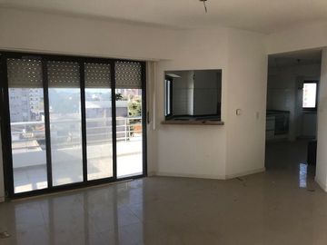 Departamento en venta de 4 dormitorios c/ cochera en San Miguel