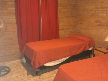 N034CB – ¡OPORTUNIDAD! COMPLEJO DE CABAÑAS A 300M DEL RIO PANAHOLMA.