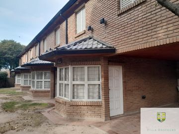 N034CB – ¡OPORTUNIDAD! COMPLEJO DE CABAÑAS A 300M DEL RIO PANAHOLMA.