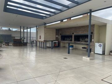 Departamento en venta de 2 dormitorios c/ cochera en Godoy Cruz