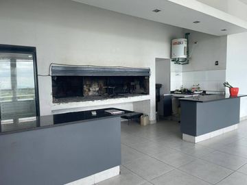 Departamento en venta de 2 dormitorios c/ cochera en Godoy Cruz