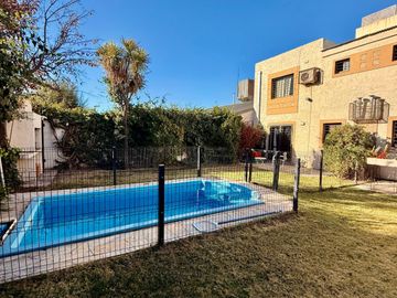Dúplex en venta de 2 dormitorios c/ cochera en San Rafael