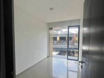 Rumah 2 lantai siap huni 3 kamar tidur di cluster Agate Golden Stone