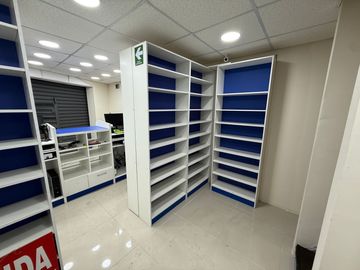 LOCAL COMERCIAL REMODELADO EN PLENO DIEGO PORTALES