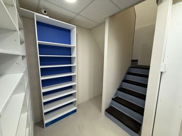 LOCAL COMERCIAL REMODELADO EN PLENO DIEGO PORTALES