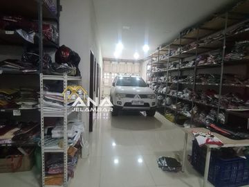 ANA RUMAH MEWAH LUAS 8X22M BANGUNAN BAGUS DAN KOKOH DI JELAMBAR