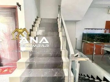 ANA RUMAH MEWAH LUAS 8X22M BANGUNAN BAGUS DAN KOKOH DI JELAMBAR