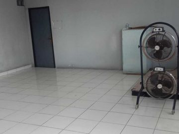 Gudang cipondoh luas 915  bisa  40 feet