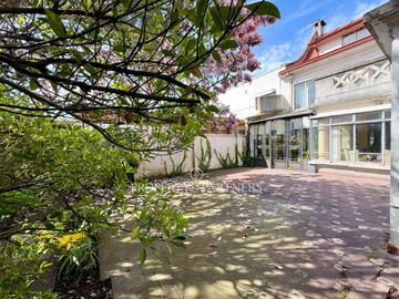 Concepción casa estilo francés para remodelar en Parque Ecuador