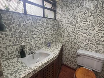 CASA EN VENTA DE UN SOLO PISO CON JARDÍN EN SAN JERÓNIMO