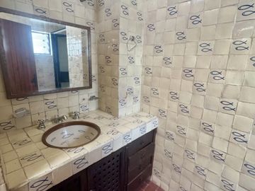 CASA EN VENTA DE UN SOLO PISO CON JARDÍN EN SAN JERÓNIMO
