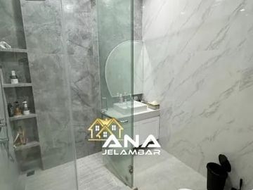 ANA RUMAH SEMI BARU UK 7.45X21M DI KOMP KAVLING POLRI JELAMBAR