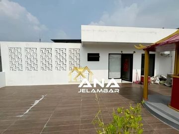 ANA RUMAH SEMI BARU UK 7.45X21M DI KOMP KAVLING POLRI JELAMBAR