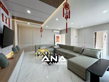 ANA RUMAH SEMI BARU UK 7.45X21M DI KOMP KAVLING POLRI JELAMBAR