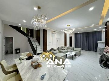 ANA RUMAH SEMI BARU UK 7.45X21M DI KOMP KAVLING POLRI JELAMBAR