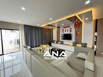 ANA RUMAH SEMI BARU UK 7.45X21M DI KOMP KAVLING POLRI JELAMBAR