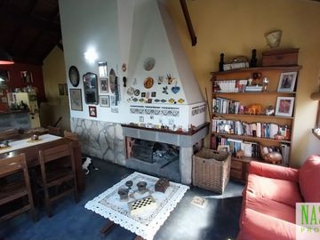 RETASADO. Chalet en Colina de los Padres,en Sierra de los Padres. Gas natural.