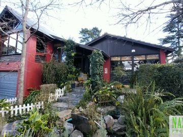 RETASADO. Chalet en Colina de los Padres,en Sierra de los Padres. Gas natural.
